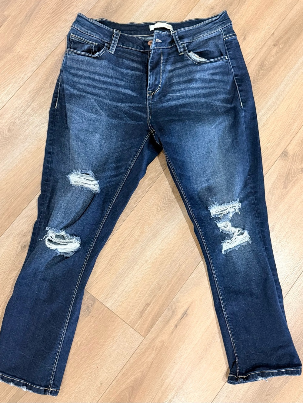 Daytrip Distressed Dark Wash Skinny Jeans Size 31